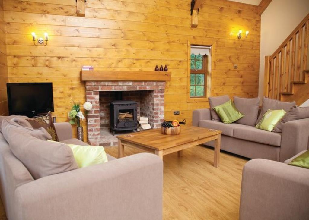 Redbrick Lodges Clipstone Экстерьер фото