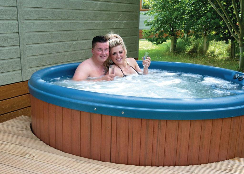 Redbrick Lodges Clipstone Экстерьер фото